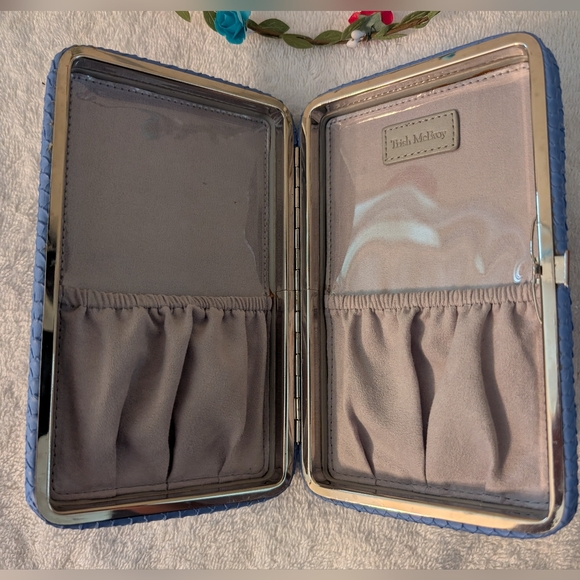 Trish McEvoy Blue Reptile Make-up/ Brushes Hardcase - Picture 7 of 14